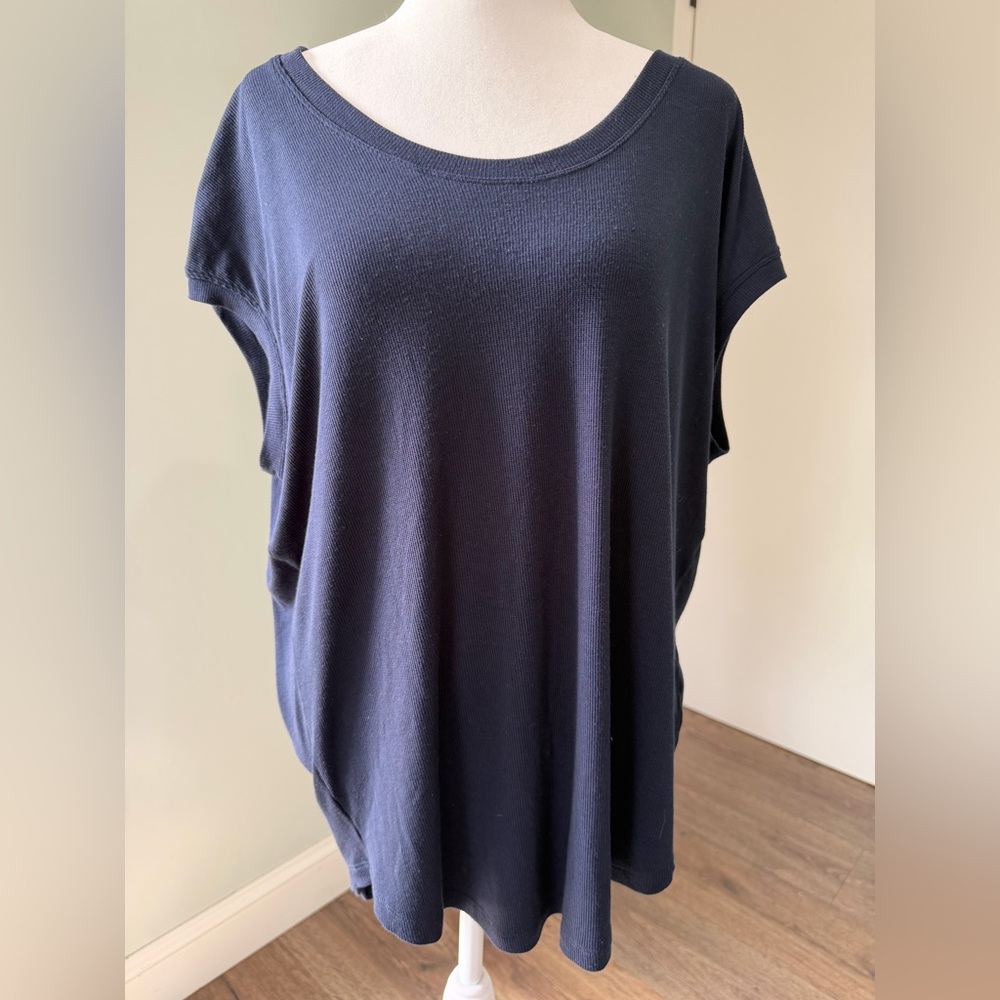 ATHLETA Top M Oversized Ribbed Cap Sleeve Stretch Soft Modal Blend Navy Blue EUC
